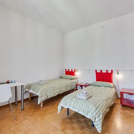 Oltretorrente Ampio Con Balconi Πάρμα