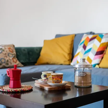 Oltretorrente Ampio Con Balconi Διαμέρισμα