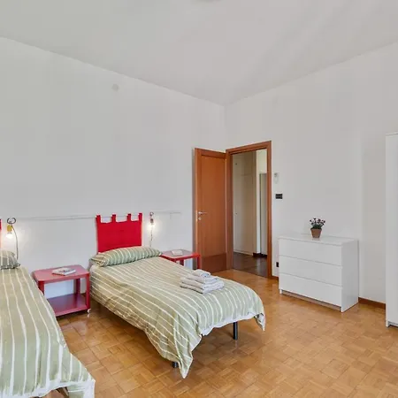 Oltretorrente Ampio Con Balconi * Πάρμα