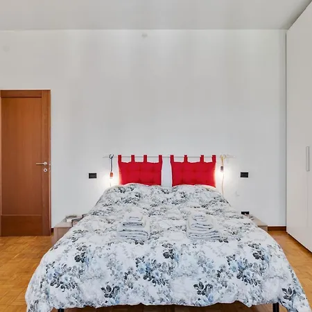 Oltretorrente Ampio Con Balconi