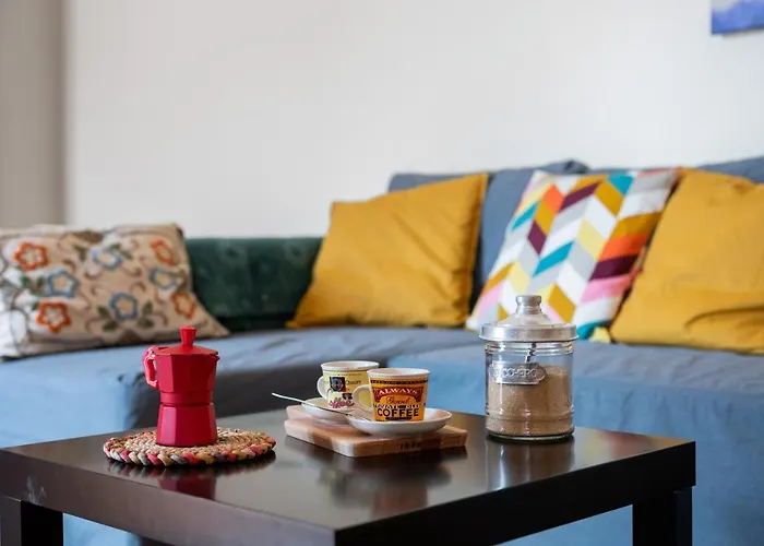 Oltretorrente Ampio Con Balconi דירה