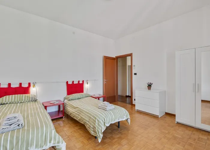 Oltretorrente Ampio Con Balconi * פארמה