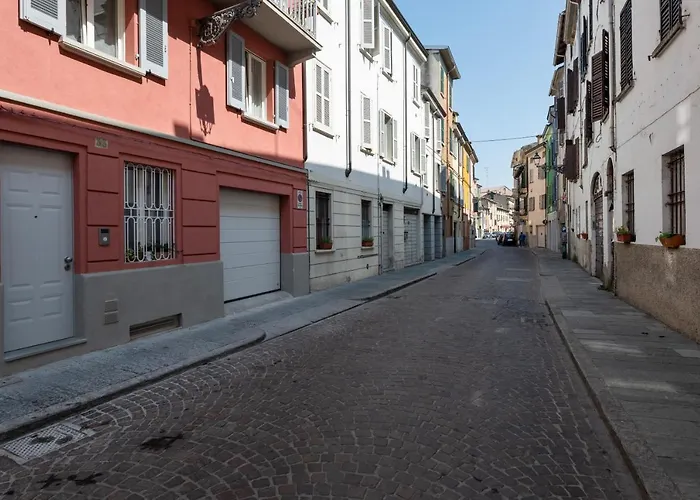 Oltretorrente Ampio Con Balconi * פארמה